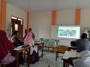 Guru Fisika Lhokseumawe Dilatih Pembelajaran Berbasis STEM