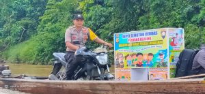 Bangkitkan Literasi Langkahan, Brigadir Irvan Sisihkan Gaji