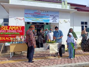 Hari Disabilitas Internasional, Siswa SLBN Aceh Jaya Terima Bantuan Belajar