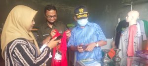 Takjub Souvenir Buatan Poltas, Kakanwil Bea Cukai Aceh Beli Produk Marmer