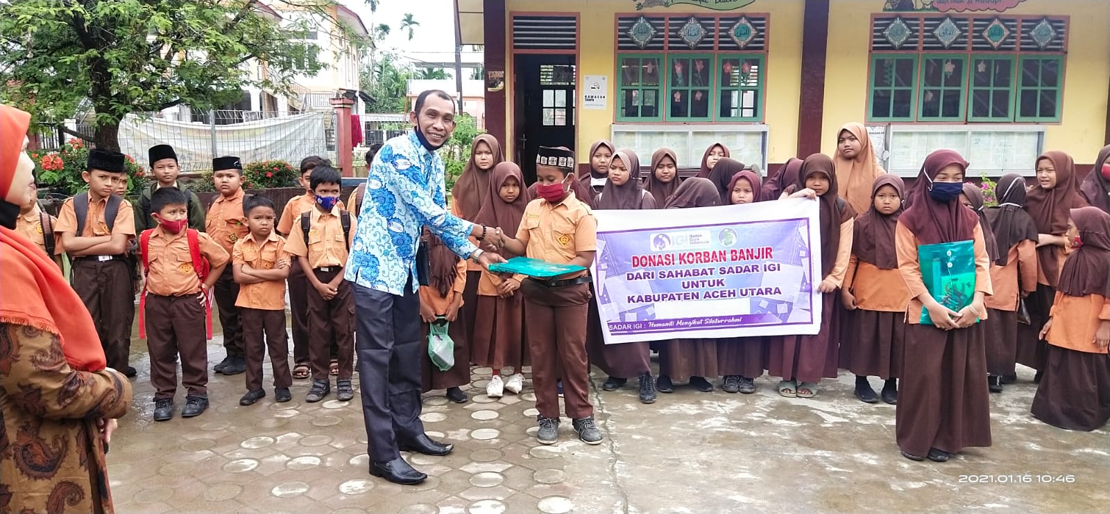 Bantu Siswa Korban Banjir, IGI Aceh Utara Salurkan Alat Tulis