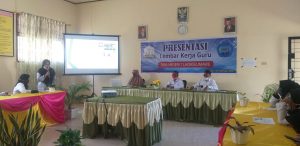 Puluhan Guru SMAN 7 Lhokseumawe Presentasikan Lembar Kerja Guru