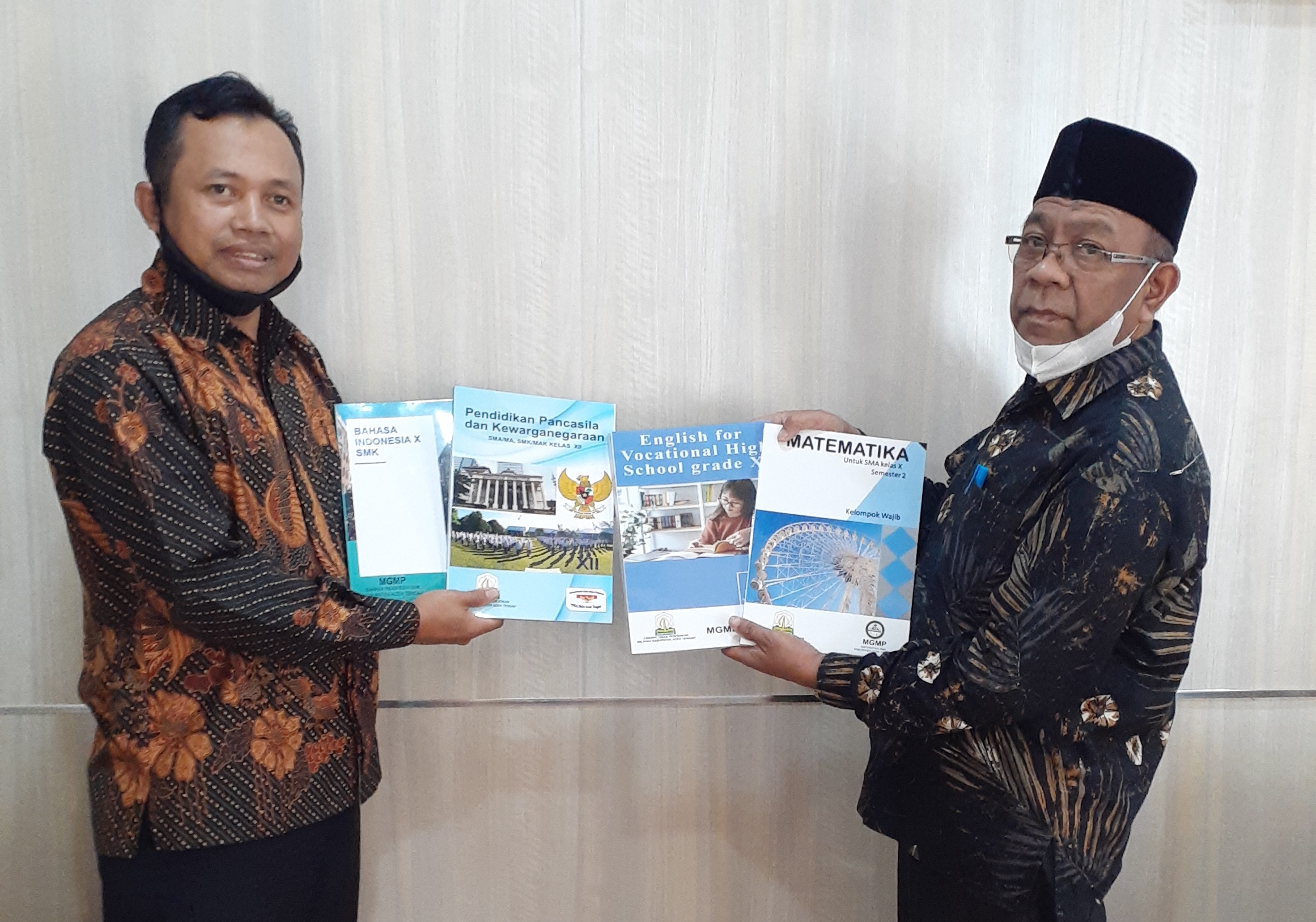 Forum MGMP SMA/SMK Aceh Tengah Hasilkan Buku