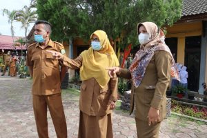 Kacabdin dan Tim Pengawas Sabang Pantau Hari Pertama Sekolah
