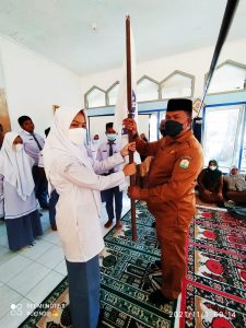 Kepala Sekolah Lantik Pengurus OSIS Periode 2021-2022