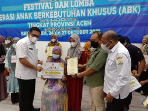 Hajri Sapriani Siswi SLBN Al Fansuri Singkil Juara 1 Lomba Cipta dan Baca Puisi ABK Tingkat Provinsi Aceh