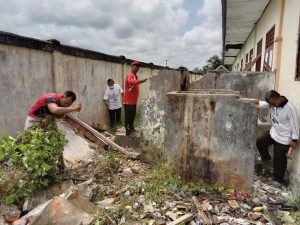Akselerasi Program Bereh, SMAN 1 Nurussalam Laksanakan Gotong Royong Massal