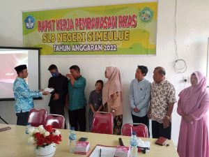IGI Simeulue Santuni ABK Yatim Piatu di SLBN Sinabang