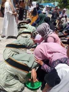 Tradisi ‘Manasay Hae’ Orang Tua Warnai Pelepasan Alumni SMA Negeri 2 Simeulue Tengah