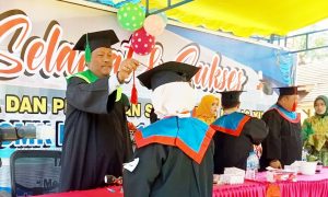 Kacabdin Aceh Selatan Lepas Siswa Lulusan SMKN 1 Pasie Raja