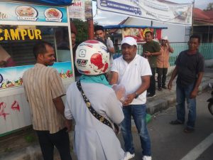 Direktur Utama PT Takabeya Perkasa Group,H. Mukhlis, A.Md., SH, Berbagi Takjil di Bulan Ramadhan