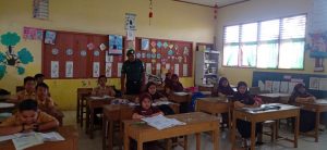 Babinsa Koramil 01/Bireuen Beri Materi Wawasan Kebangsaan Kepada Siswa SDN 16 Bireuen