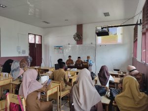 Safari Literasi di Pidie, Ketua IGI Aceh Kunjungi Beberapa Sekolah