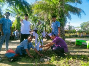 SMA Negeri 1 Matangkuli Gelar Penghijauan Setelah Dzikir Barakah