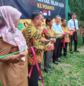 REKTOR USK LEPAS EKPOR NILAM KE PERANCIS