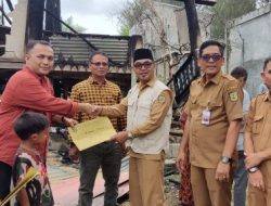 Disdikbud Banda Aceh Santuni Murid Korban Kebakaran di Dua Lokasi
