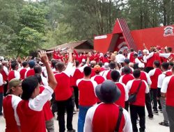 Lewat Outbond, Pegawai Disdik Aceh Jalin Kekompakan dalam Lingkungan Kerja