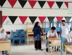 Sistem Online, Siswa SMAN 3 Simeulue Tengah Ikuti UAS Pakai Gadget Android