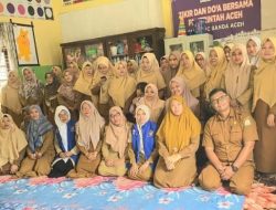 Ketua IGPKhI Provinsi Aceh Peusijuk Calon Jamaah Haji Kepala SLB Banda Aceh