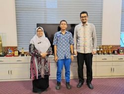 Siswa SMAN 16 Terpilih Jadi Pemimpin Upacara HUT RI Ke-79 di Kemdikbudristek