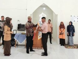 Plh Kapala SMAN 1 Sukamakmur Lantik Ketua dan Pengurus OSIS Periode 2024-2025