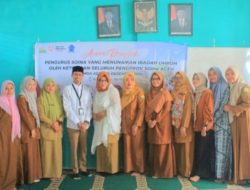 Pengprov SOIna Aceh Peusijuek Calon Jamaah Umrah Guru Beprestasi