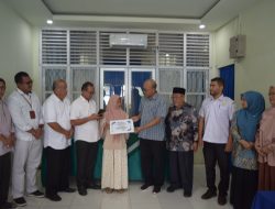 Kacabdin dan Komite Fasilitasi Naila Balqis, Korban Kebakaran Rumah di Bireuen, Terima Beasiswa Sarjana dari UMMAH