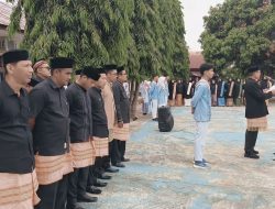 Semangat Pendidikan Membara, Kacabdin Bireuen Pimpin Upacara Hardiknas 2025 di SMAN 1 Samalanga