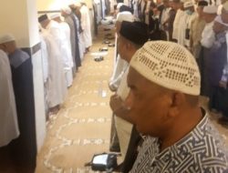 Jemaah Haji Gelar Sholat Ghaib Atas Meninggalnya Ulama Kharismatik di Aceh