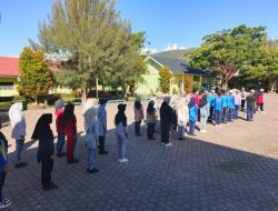 Siswa SMA Negeri 5 Takengon Latihan Paskibra Sambut HUT RI ke-80